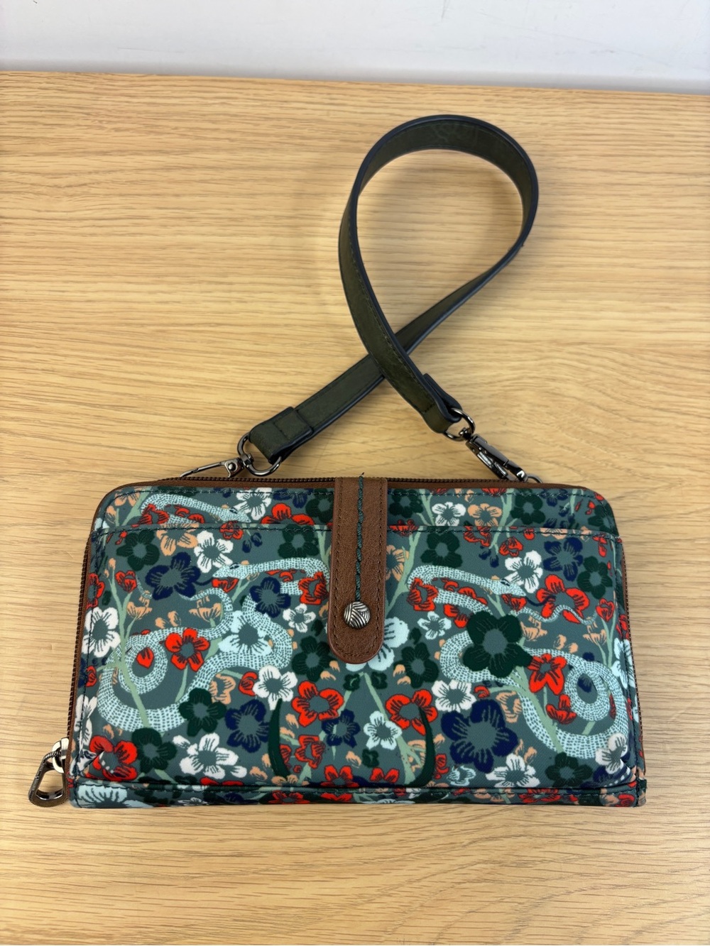 Sakroots Smartphone Crossbody Wallet Purse “Emerald Mojave Garden Print” - Picture 4 of 9